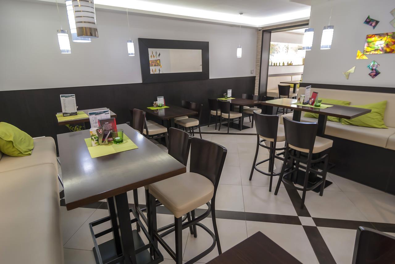 Fontana Pizzeria - Pension Τσέσκε Μπουντεγιόβιτσε Εξωτερικό φωτογραφία