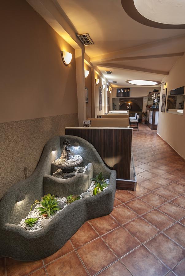 Fontana Pizzeria - Pension Τσέσκε Μπουντεγιόβιτσε Εξωτερικό φωτογραφία