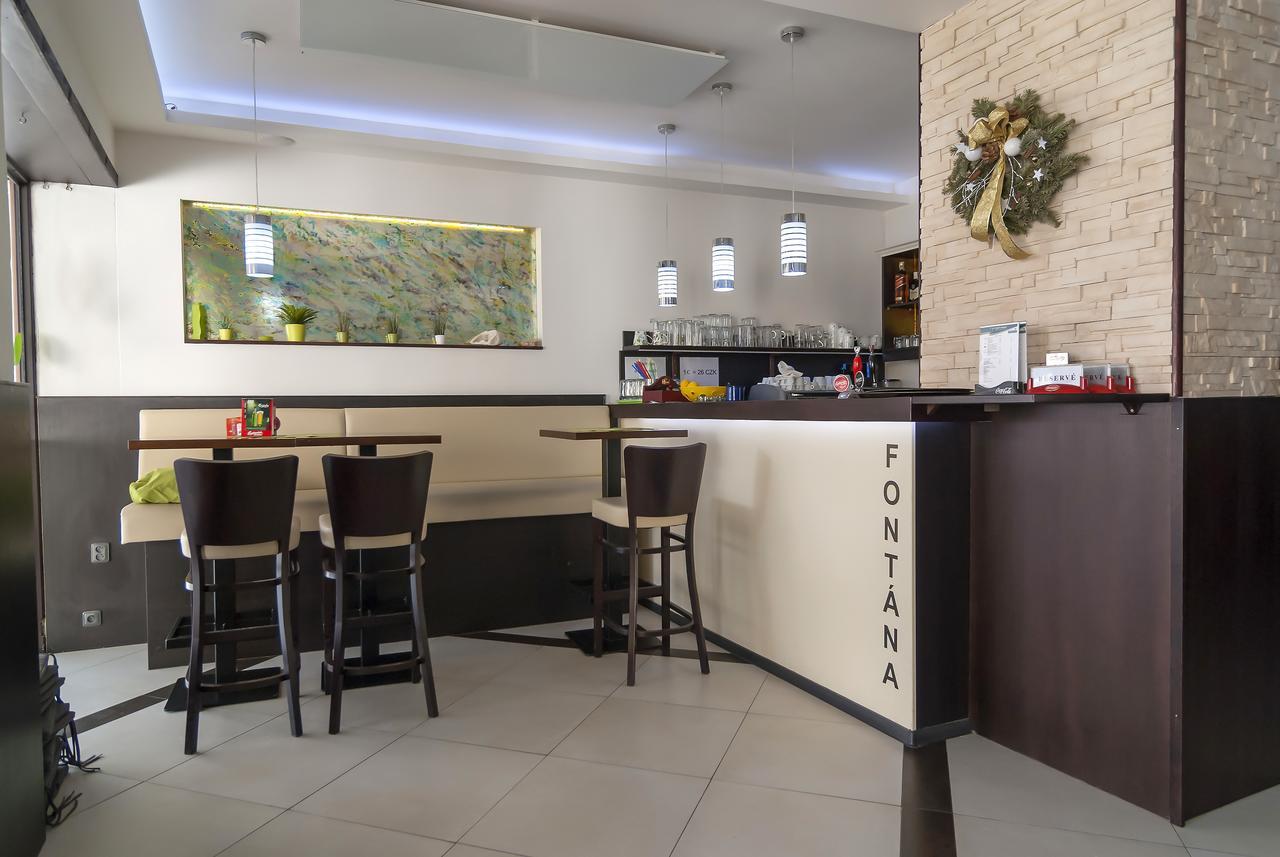 Fontana Pizzeria - Pension Τσέσκε Μπουντεγιόβιτσε Εξωτερικό φωτογραφία