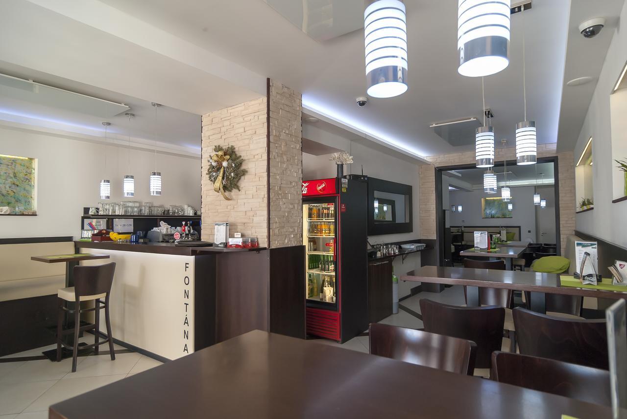 Fontana Pizzeria - Pension Τσέσκε Μπουντεγιόβιτσε Εξωτερικό φωτογραφία